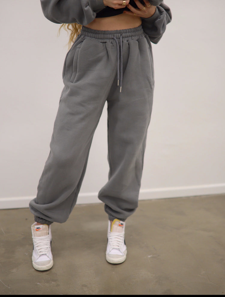 LAST CHANCE Everybody · UNISEX Sweatpants anthracite