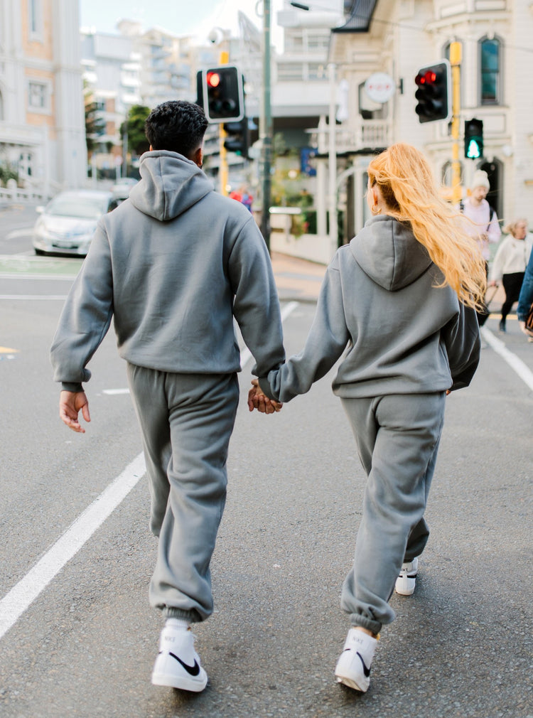 LAST CHANCE Everybody · UNISEX Sweatpants anthracite
