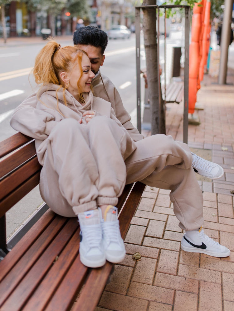 LAST CHANCE Everybody · UNISEX Sweatpants desert