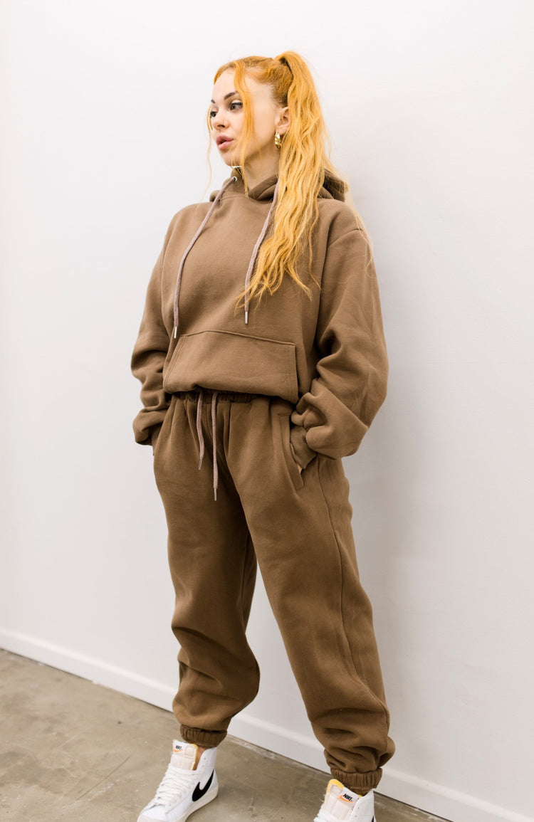 Everybody · UNISEX Sweatpants chocolate